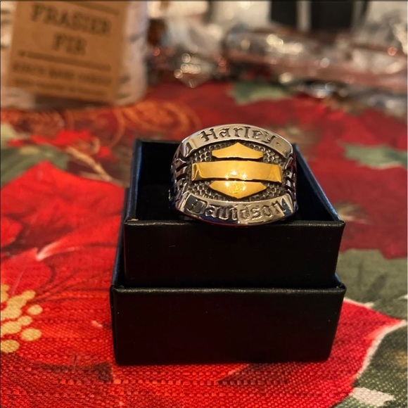 HD Mens Rings - Picture 3 of 4